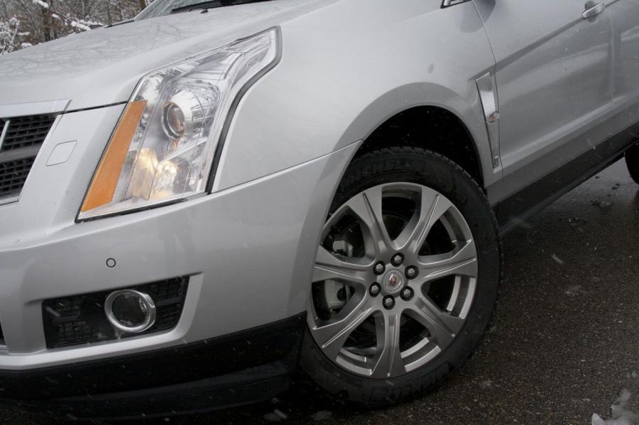  Cadillac SRX Crossover 2010 года  (фото 2 из 95)